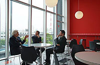 �������E�R�����E�{����